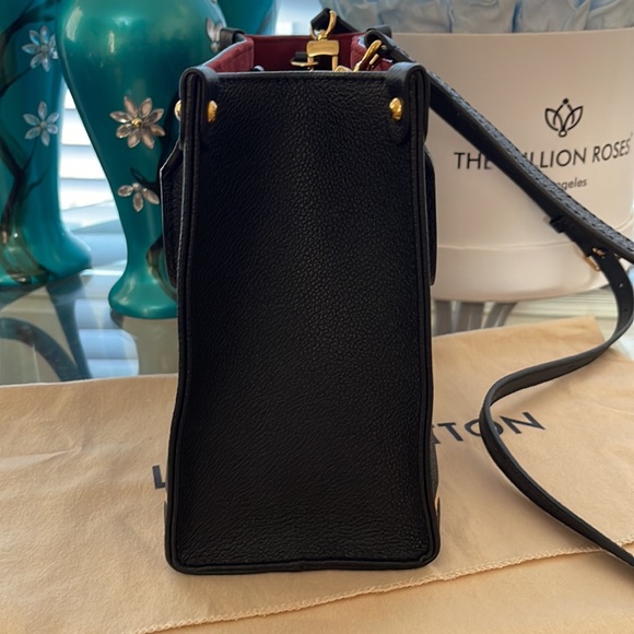 ⚜️Louis Vuitton On The Go PM⚜️ - Picture 6 of 16